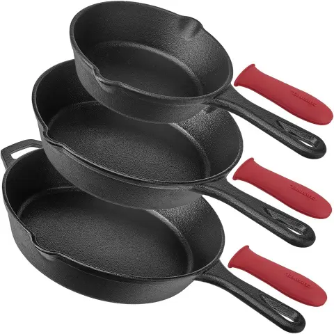 hidden gift 3-Piece Cast Iron Skillet Chef Set